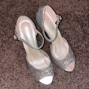 De Blossom Collections Silver Sparkle Shoes Size 8 Worn Once